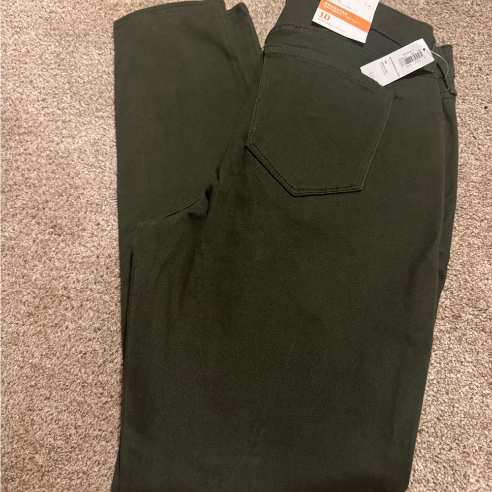 Old Navy super skinny Green Pants - Picture 2 of 4